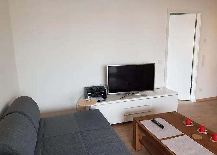 Wohnen Am Rhein, Zentrumsnah, Mietvertrag Obligatorisch